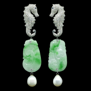 INTERCHANGEABLE SEAHORSE EARRINGS WITH GREEN JADE PENDANTS AND PEARLS